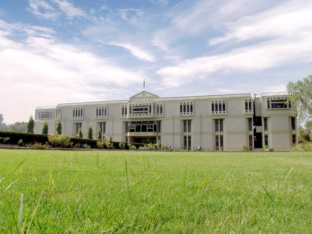 Isra University Campus